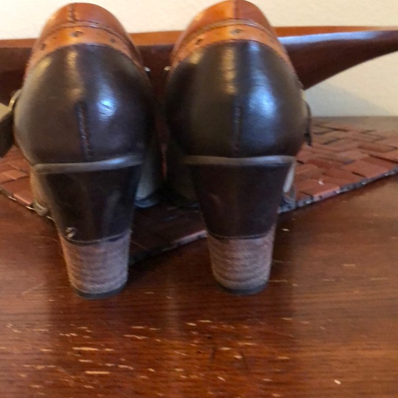 Brown ankle booties with 2” heel - Picture 4 of 5